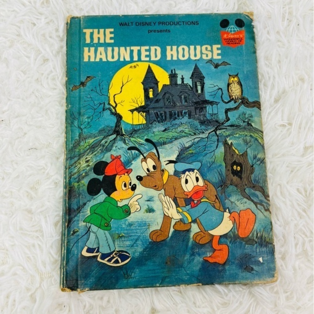 WALT DISNEY Mickey Mouse , Donald Duck & Pluto THE HAUNTED HOUSE kids story book